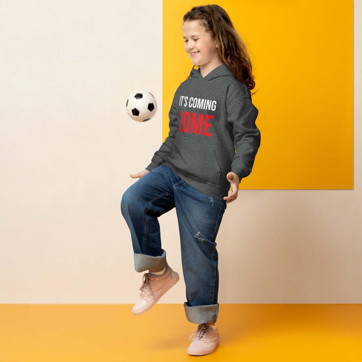 A child wearing the It&