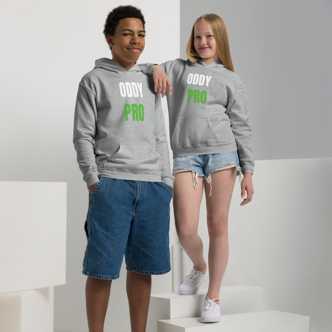 Two children wearing Oddy Pro Youth heavy blend hoodie, showcasing style and comfort in grey.